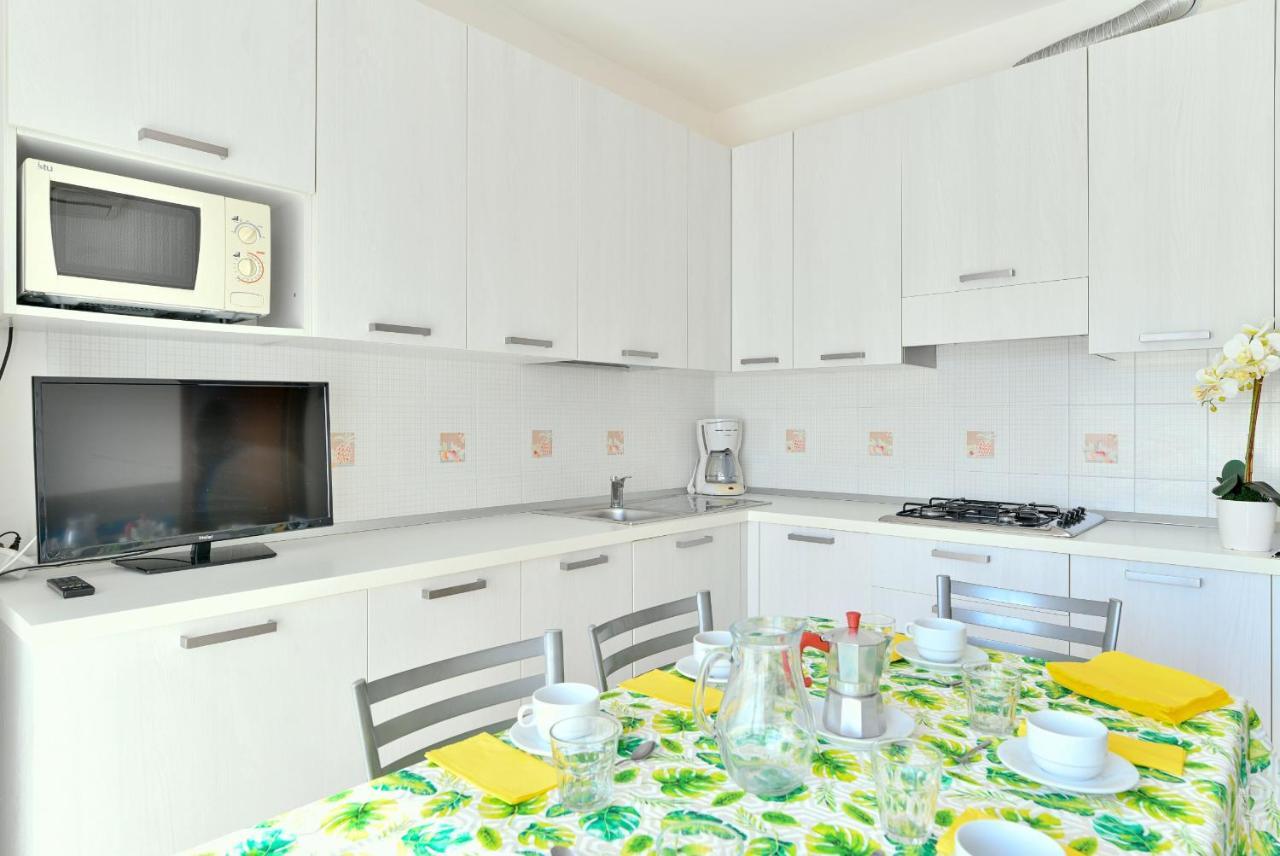Residence Le Zattere Бибионе Экстерьер фото