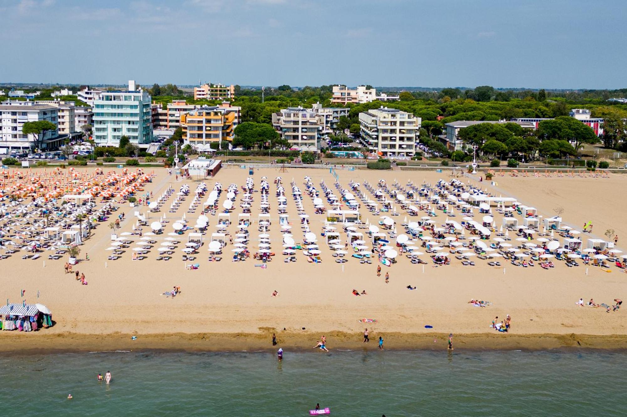 Residence Le Zattere Бибионе Экстерьер фото