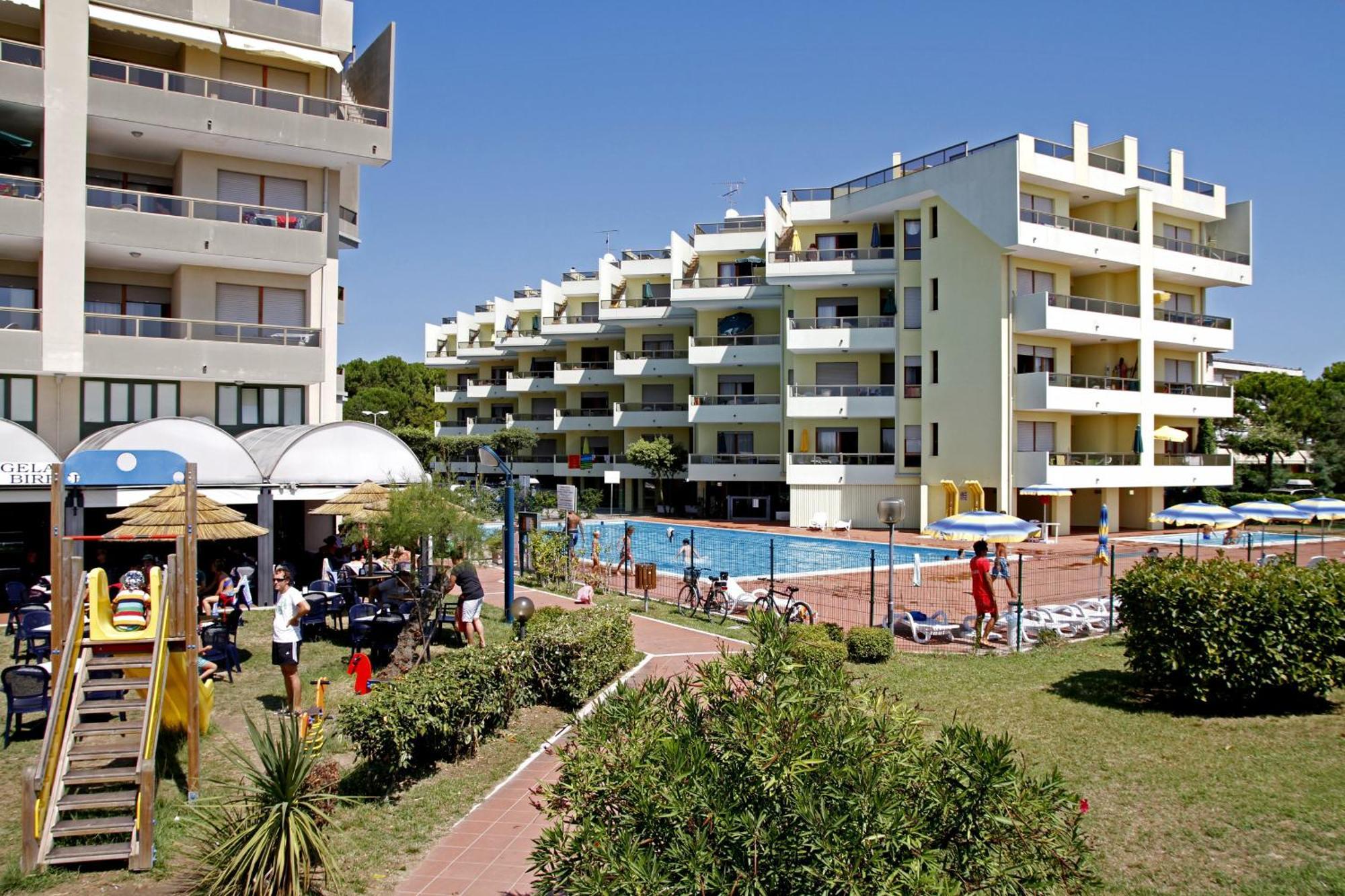 Residence Le Zattere Бибионе Экстерьер фото